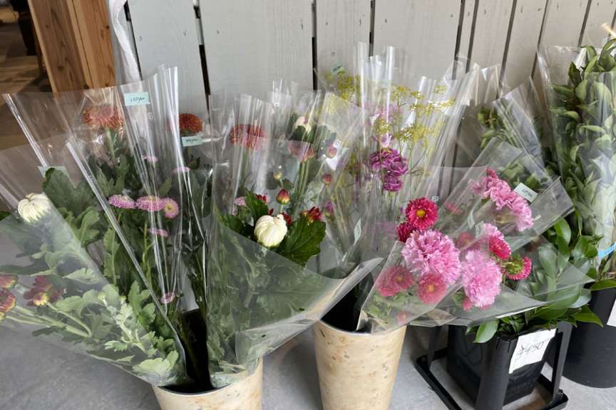 保のかさんの仏花も揃っています。