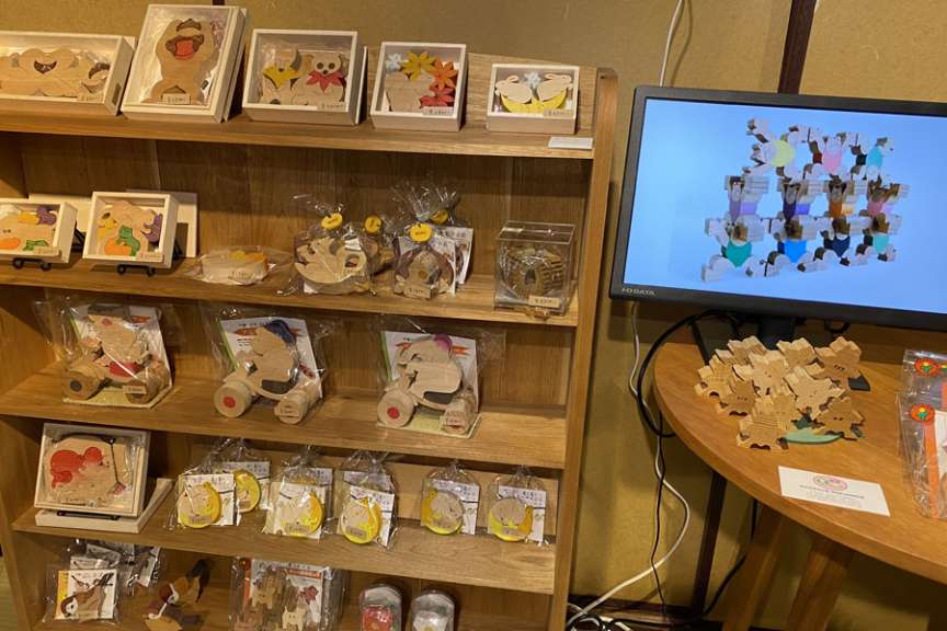 守重シゲ子さんの組み木展示始まります!関連画像