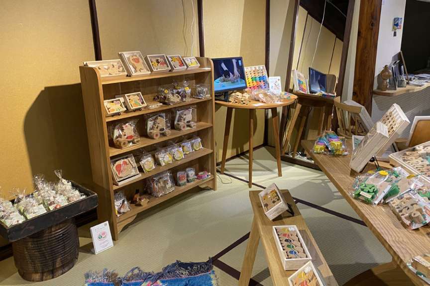 守重シゲ子さんの組み木展示始まります!関連画像